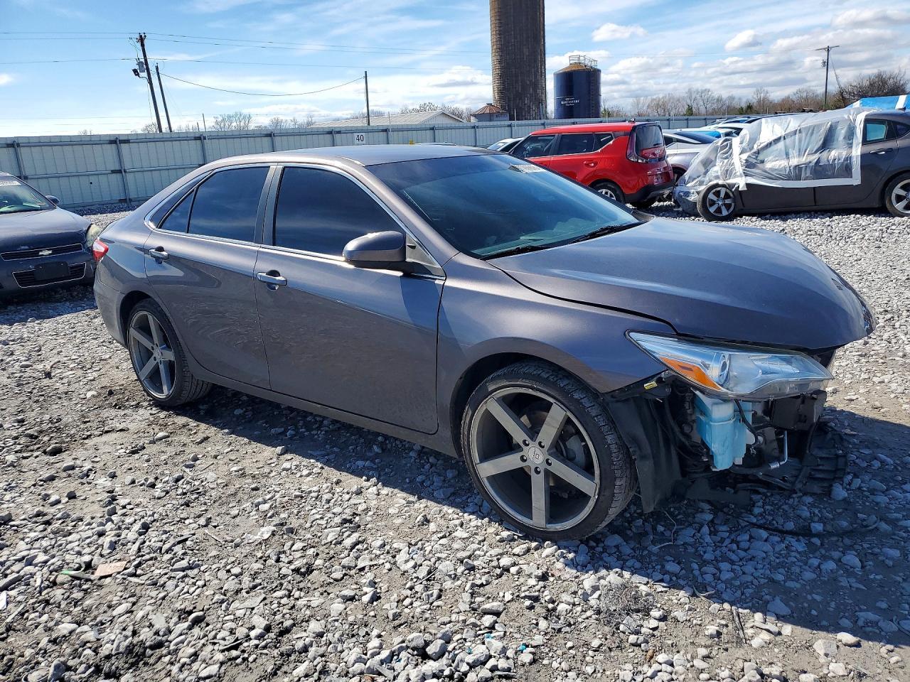 2017 Toyota Camry Le - Фото 4