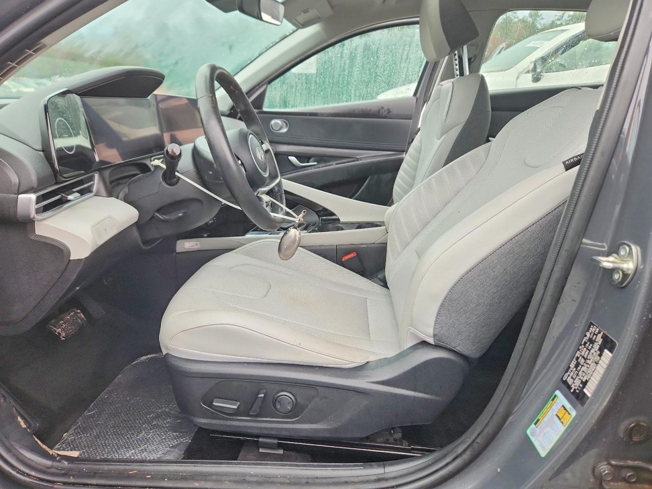 2024 Hyundai Elantra Limited - Image 7