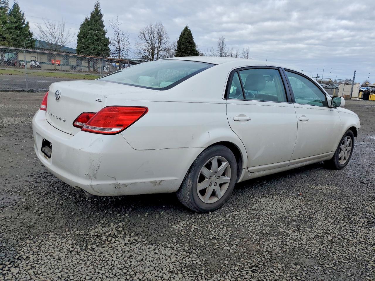 2006 Toyota Avalon Xl - Image 3