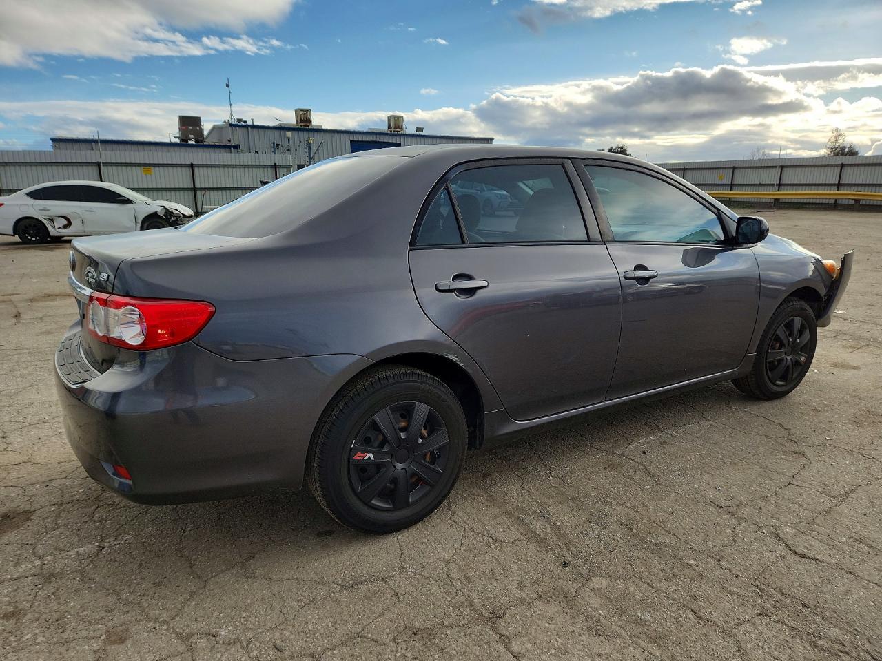 2011 Toyota Corolla Le - Image 3