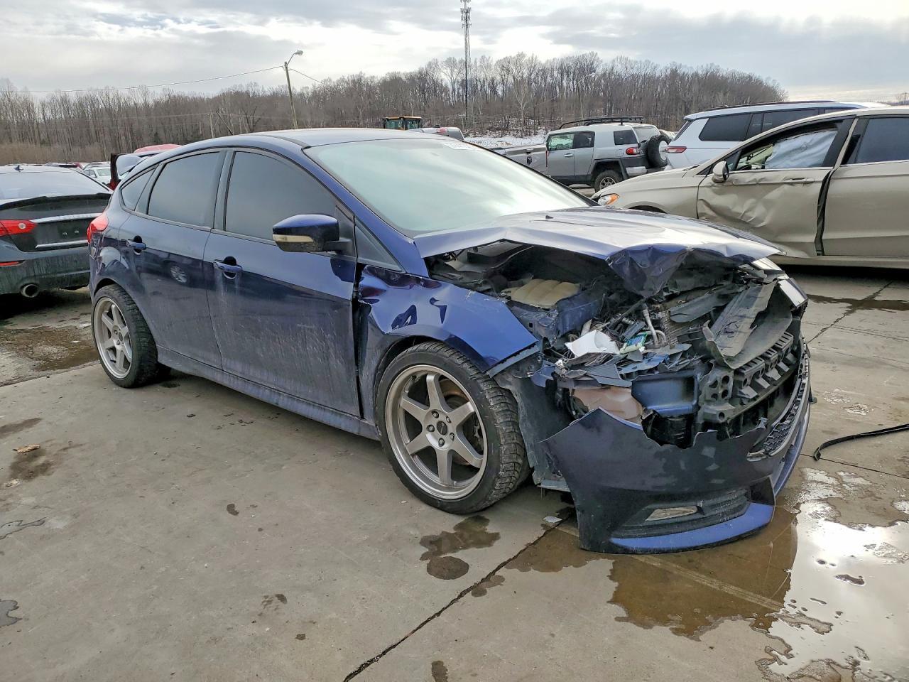 2017 Ford Focus St - Фото 4
