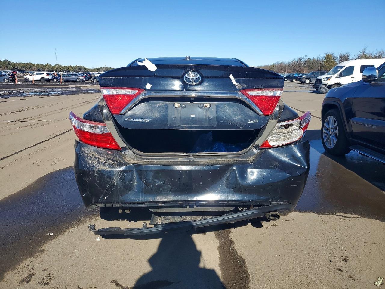 2016 Toyota Camry Le - Image 6