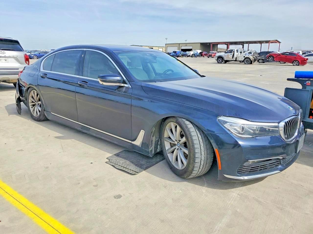 2018 BMW 740 Xe - Фото 4