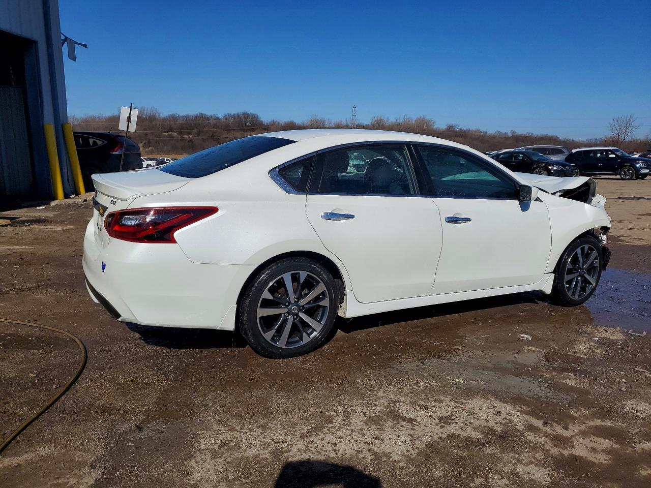 2017 Nissan Altima 2.5 Sr - Фото 3