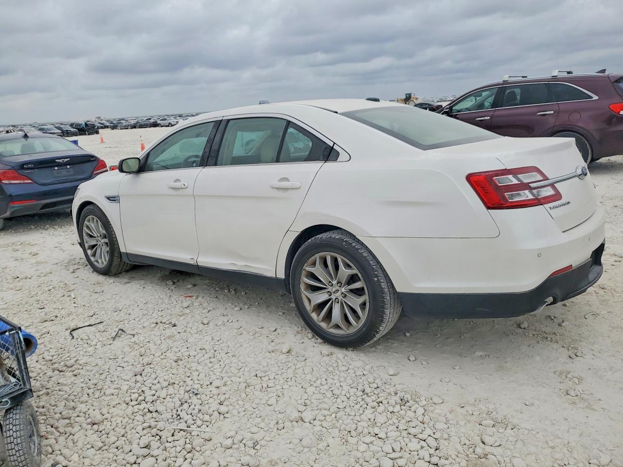 2018 Ford Taurus Limited - Фото 2