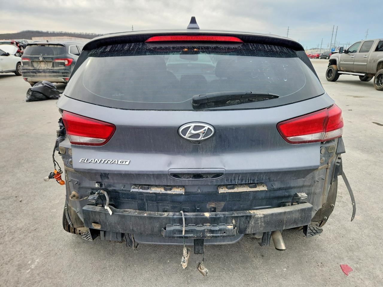 2019 Hyundai Elantra Gt - Image 6