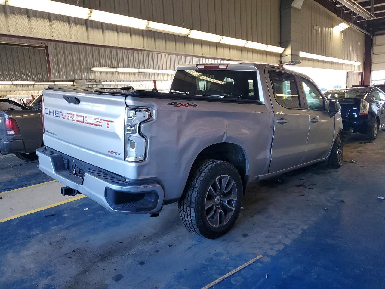 2020 Chevrolet Silverado K1500 Rst - Image 3