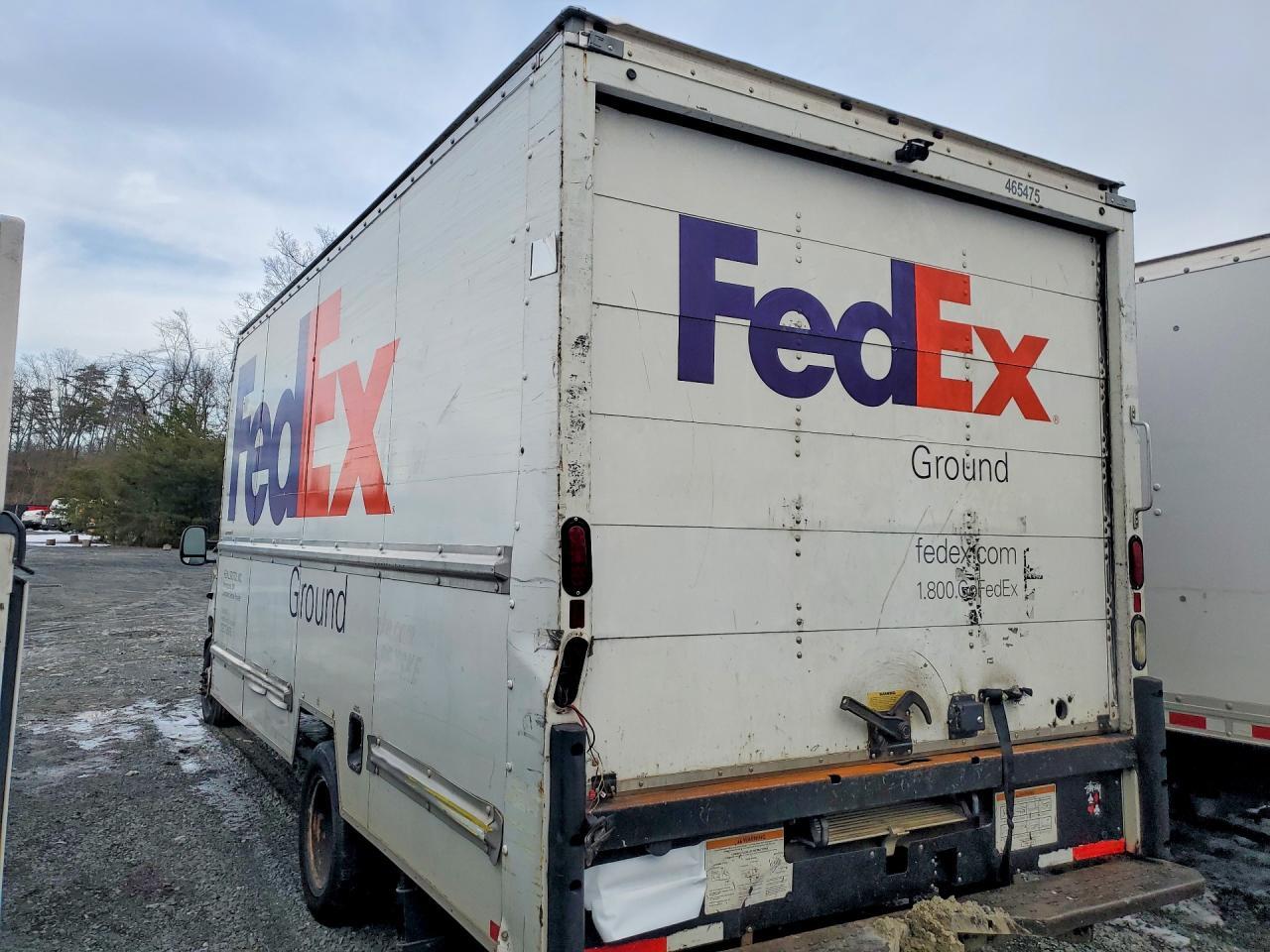 2015 Ford E350 Box Truck - Фото 2