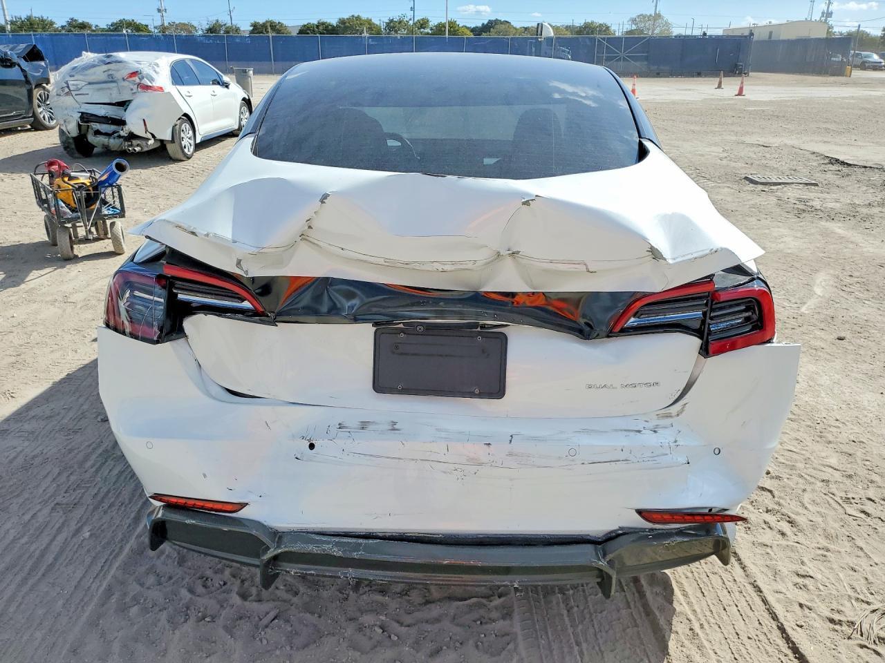 2022 Tesla Model 3 - Image 6