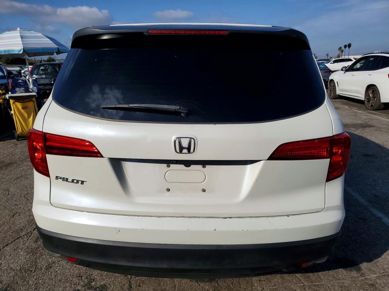 2018 Honda Pilot Lx - Image 6