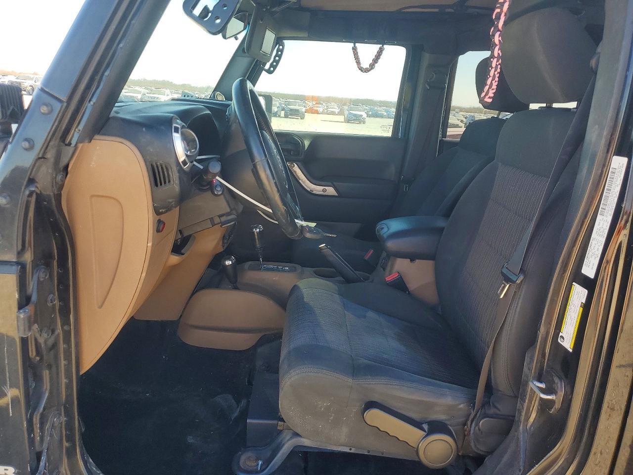 2012 Jeep Wrangler Unlimited Sahara - Фото 7