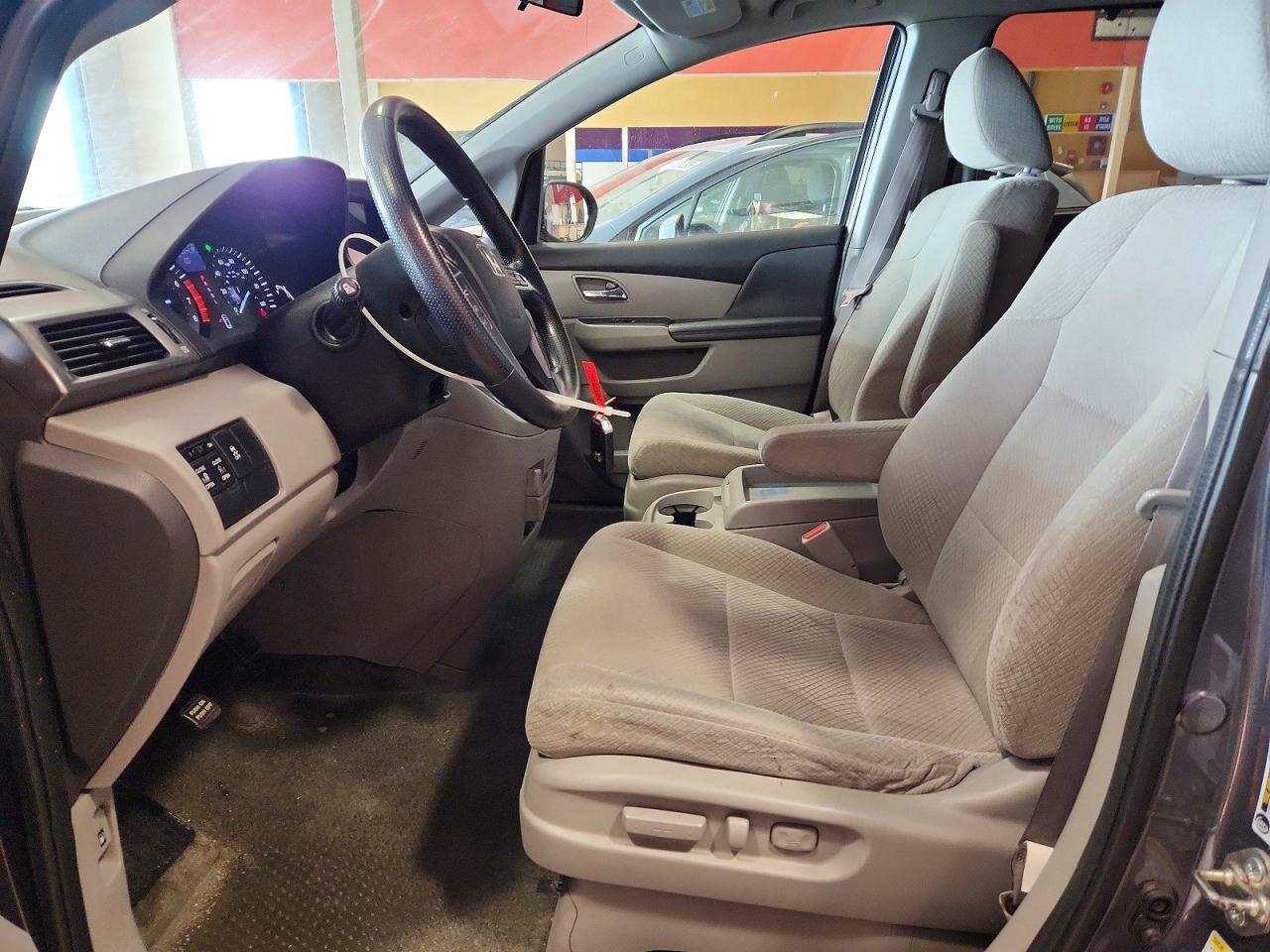 2016 Honda Odyssey Se - Image 7