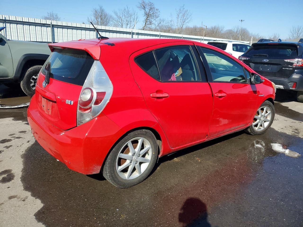 2012 Toyota Prius C - Фото 3