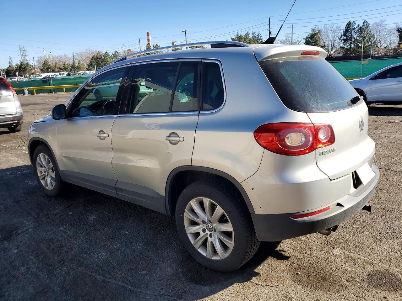 2010 Volkswagen Tiguan Se - Фото 2