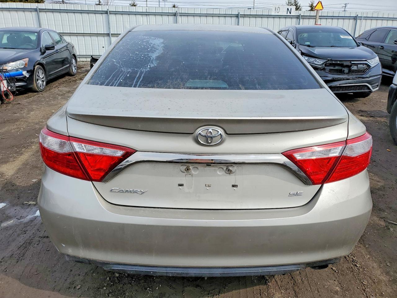 2016 Toyota Camry Se - Фото 6