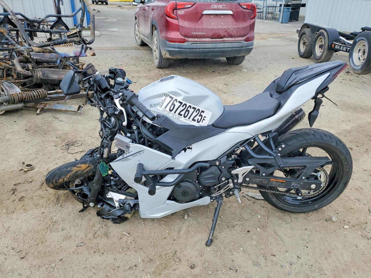 2024 Kawasaki Ex500 - Image 3