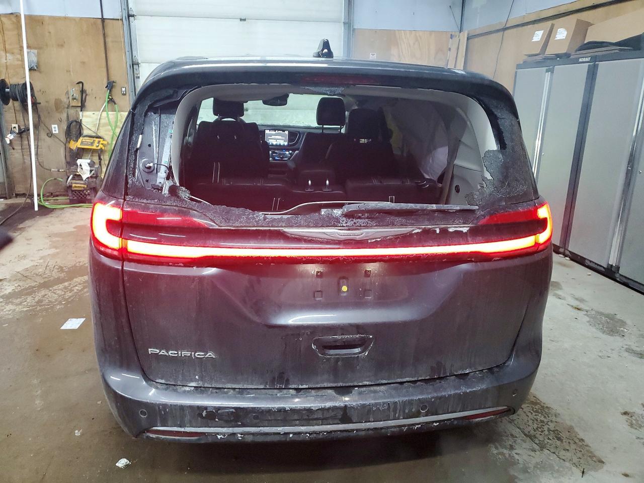 2023 Chrysler Pacifica Touring L - Фото 6