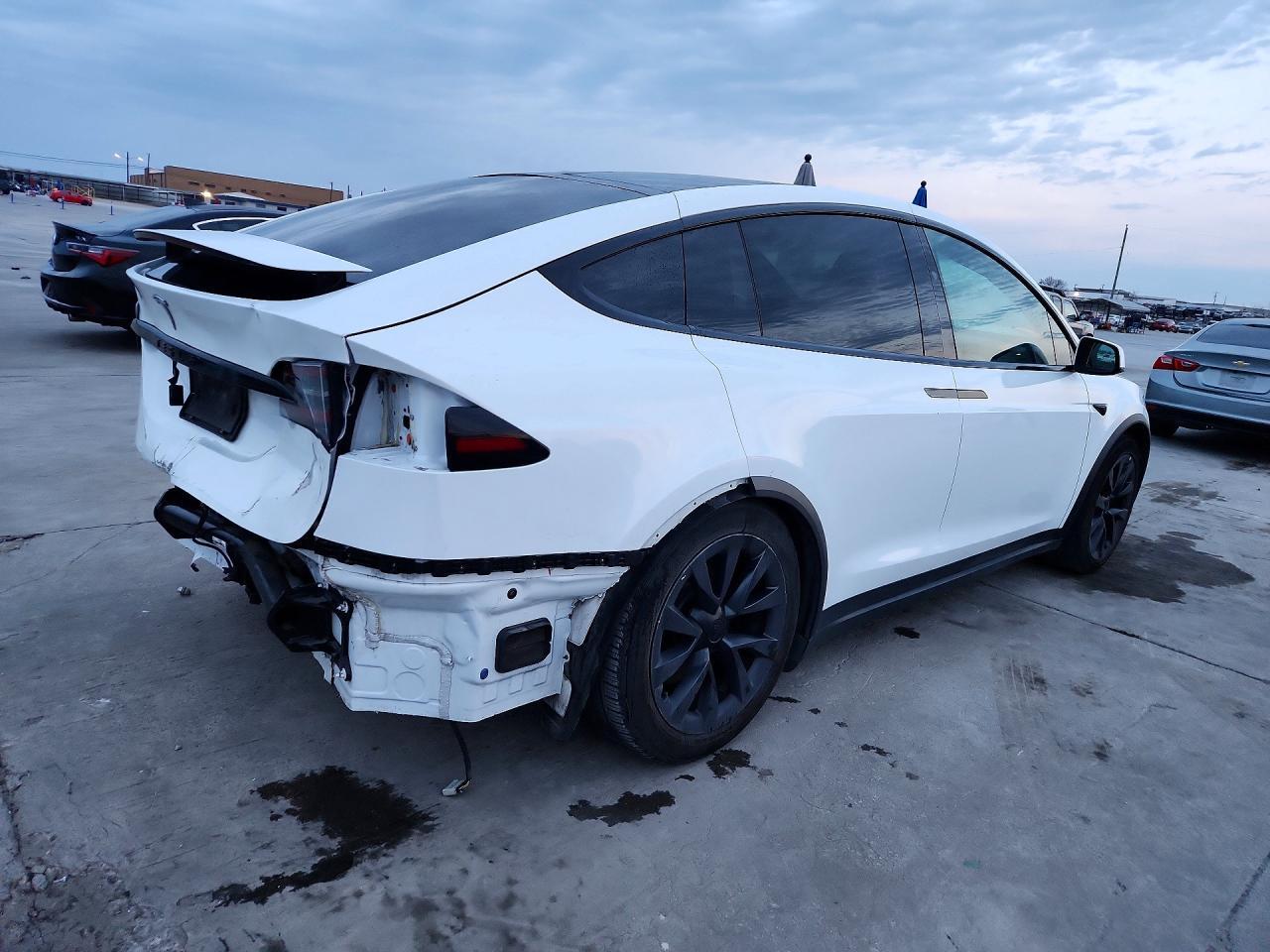 2022 Tesla Model X - Фото 3