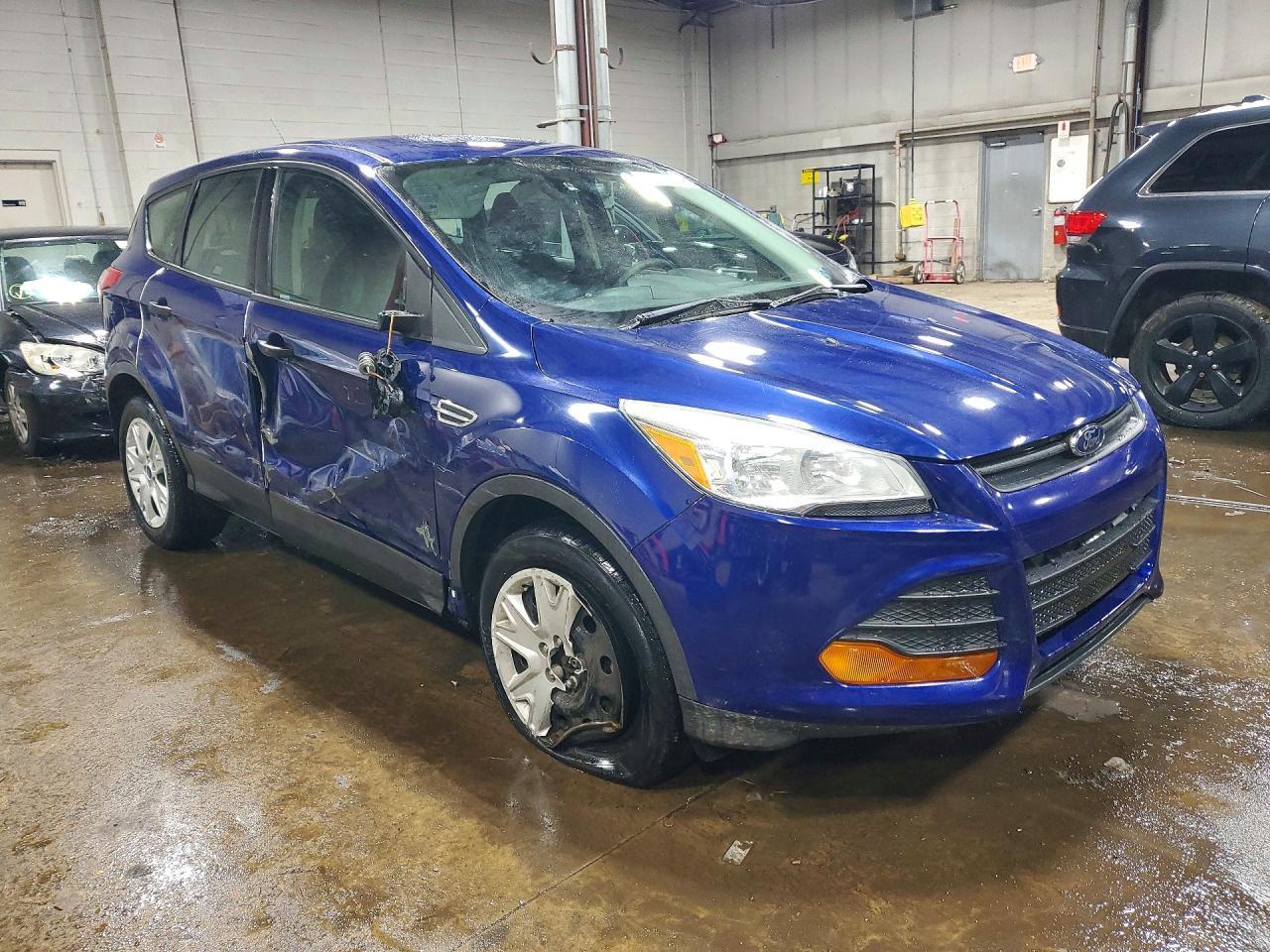 2014 Ford Escape S - Фото 4