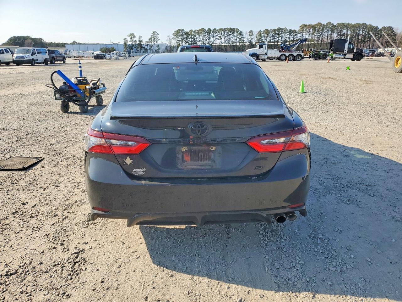 2021 Toyota Camry Se - Фото 6