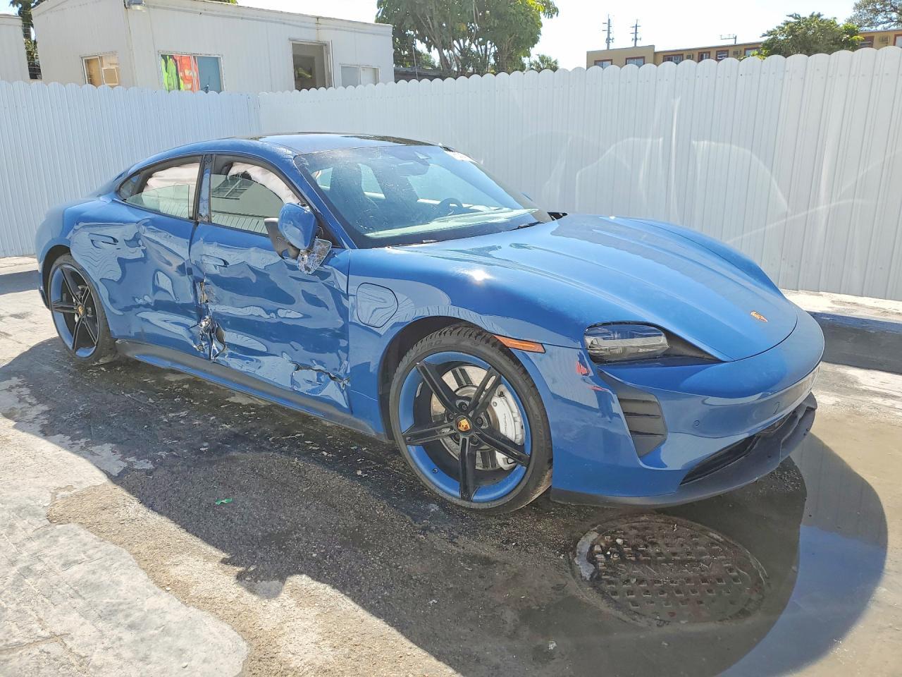 2022 Porsche Taycan - Фото 4