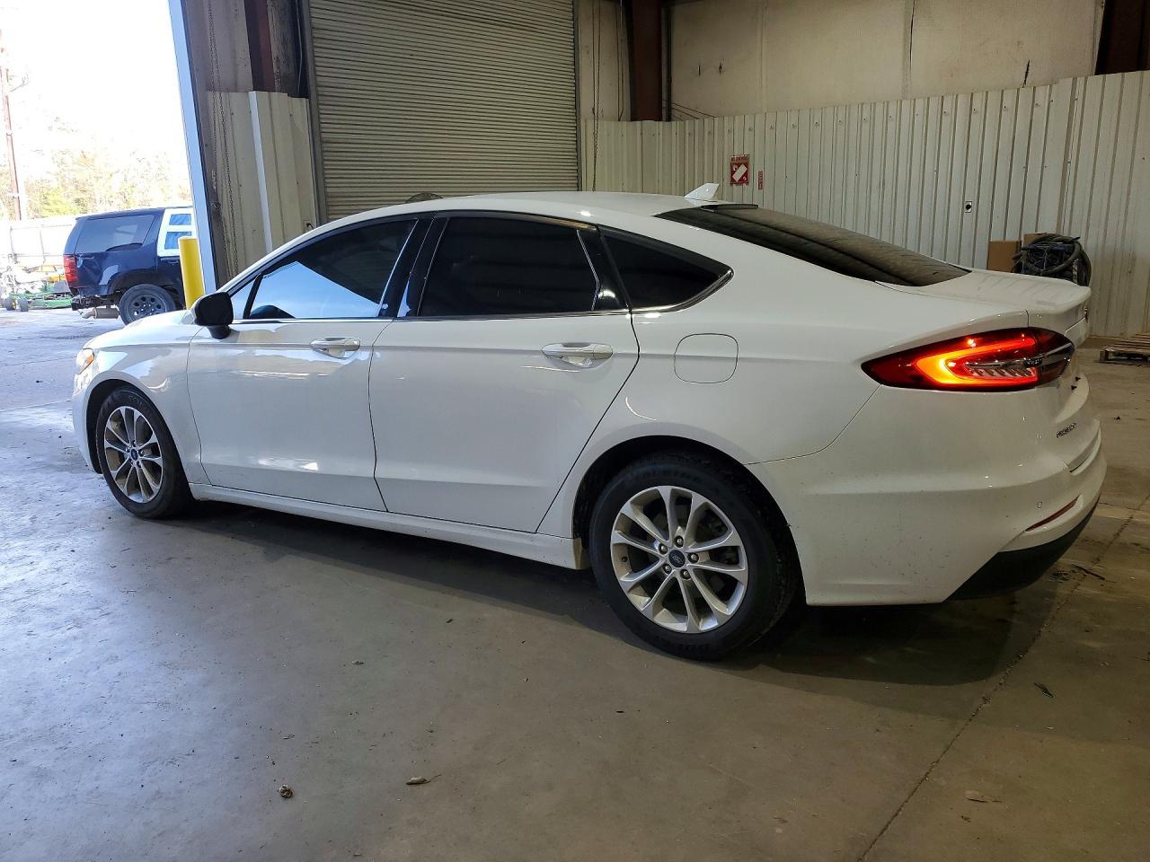 2019 Ford Fusion Se - Фото 2
