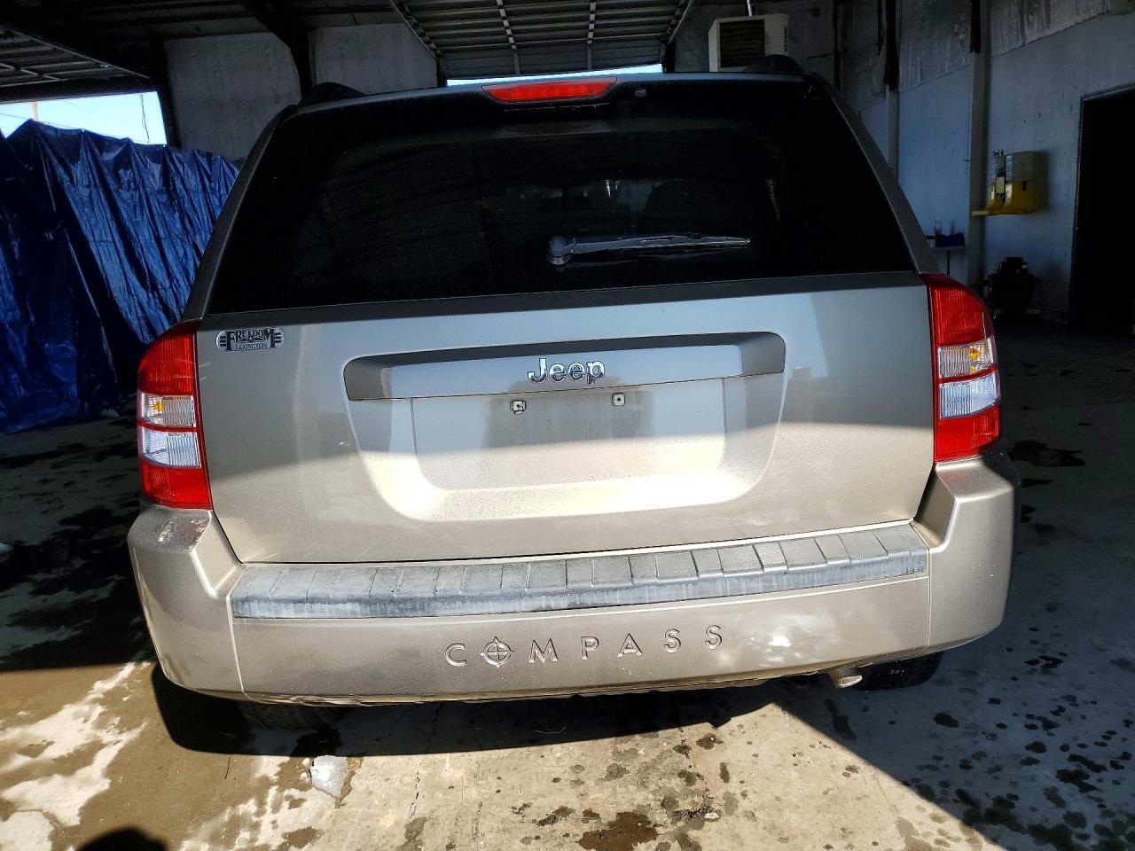 2010 Jeep Compass - Фото 6