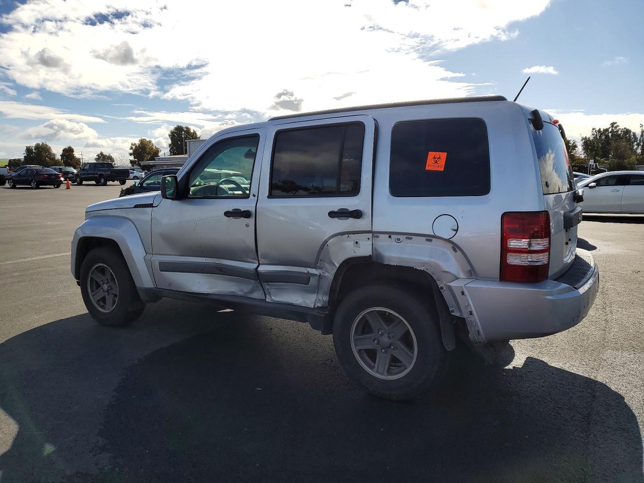 2008 Jeep Liberty Sport - Фото 2