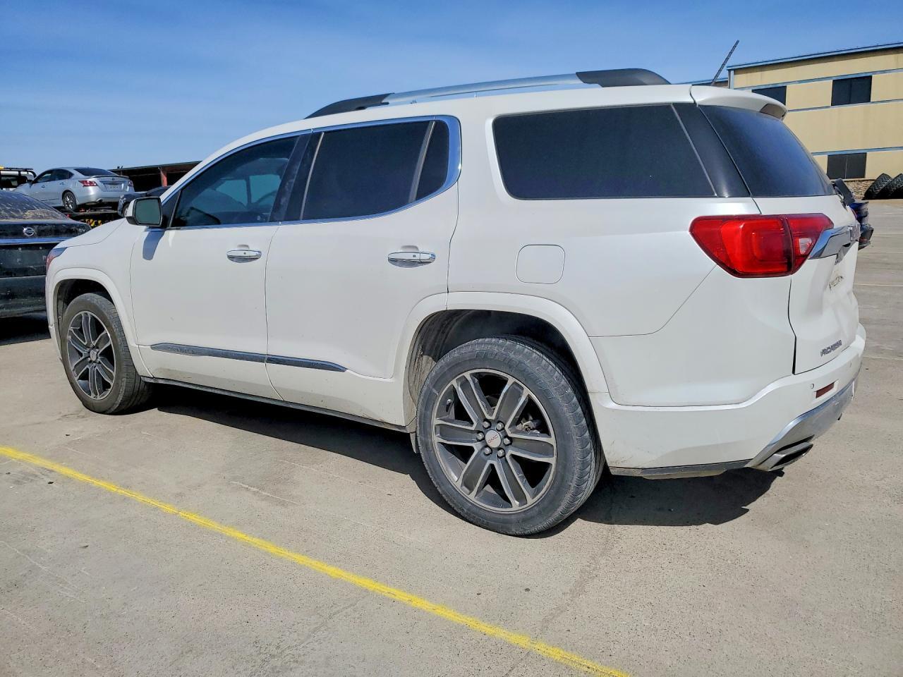 2018 GMC Acadia Denali - Фото 2