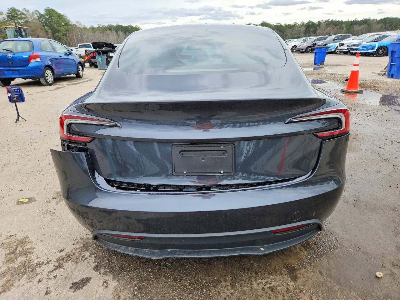 2025 Tesla Model 3 - Image 6