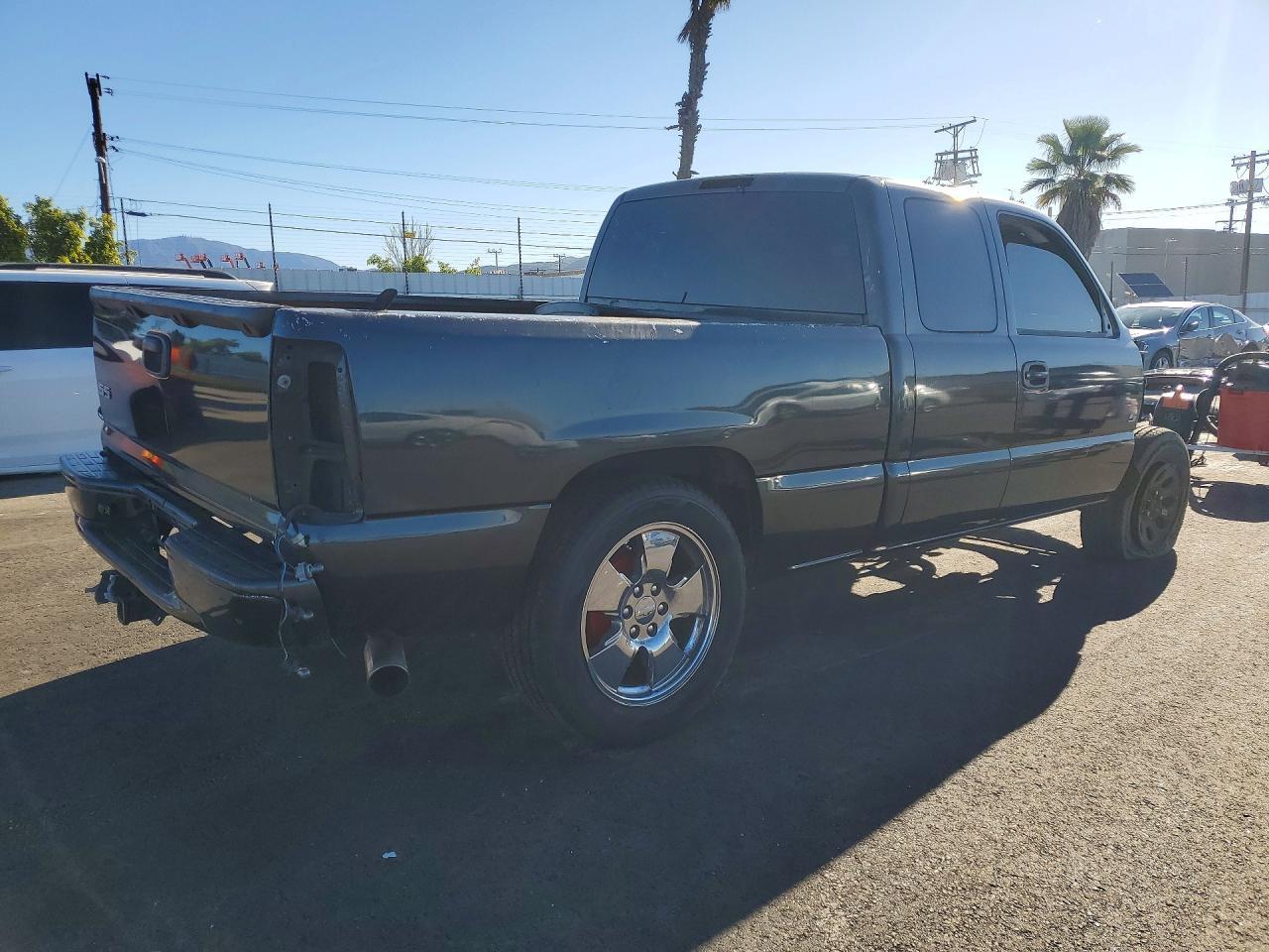 2005 Chevrolet Silverado - Фото 3