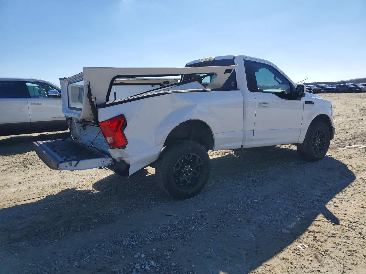 2016 Ford F150 - Фото 3