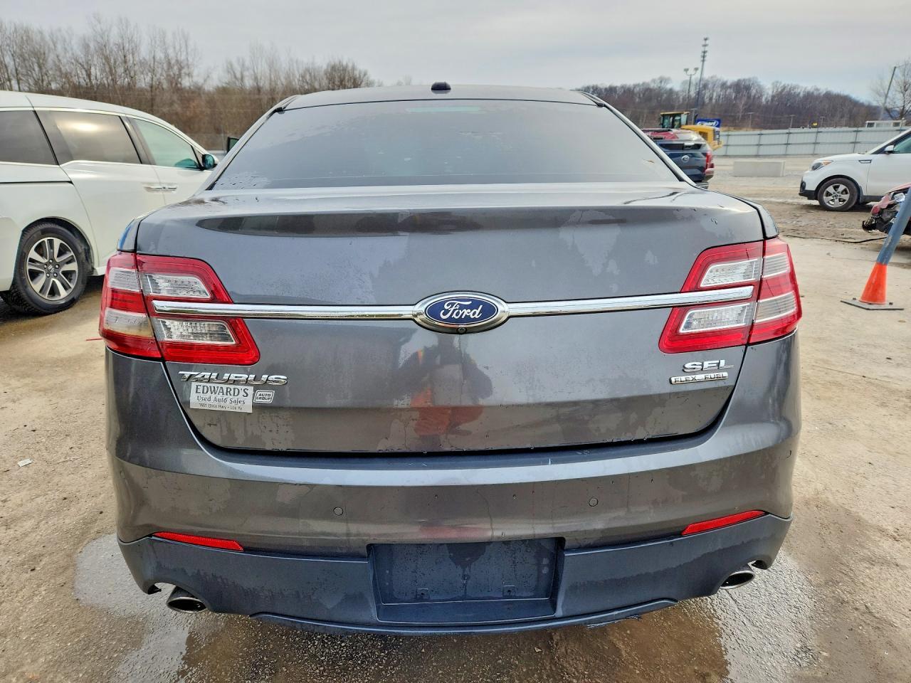 2017 Ford Taurus Sel - Image 6