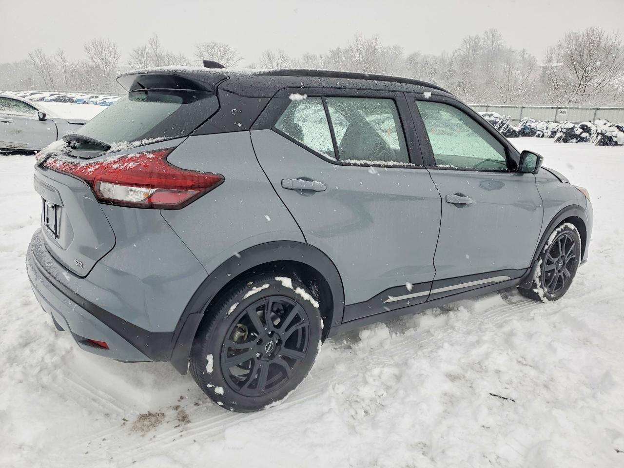 2022 Nissan Kicks Sr - Фото 3