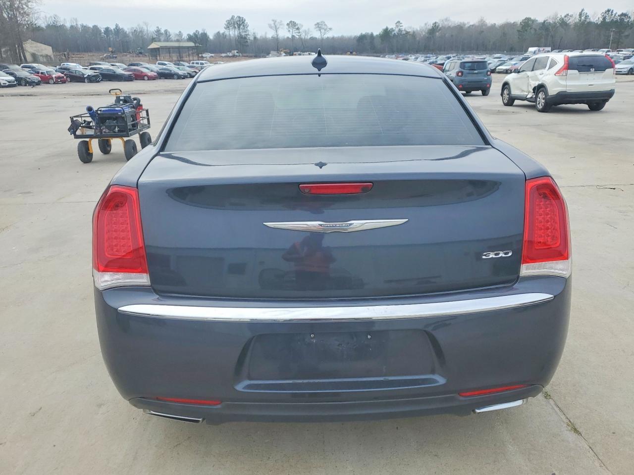 2016 Chrysler 300 - Фото 6
