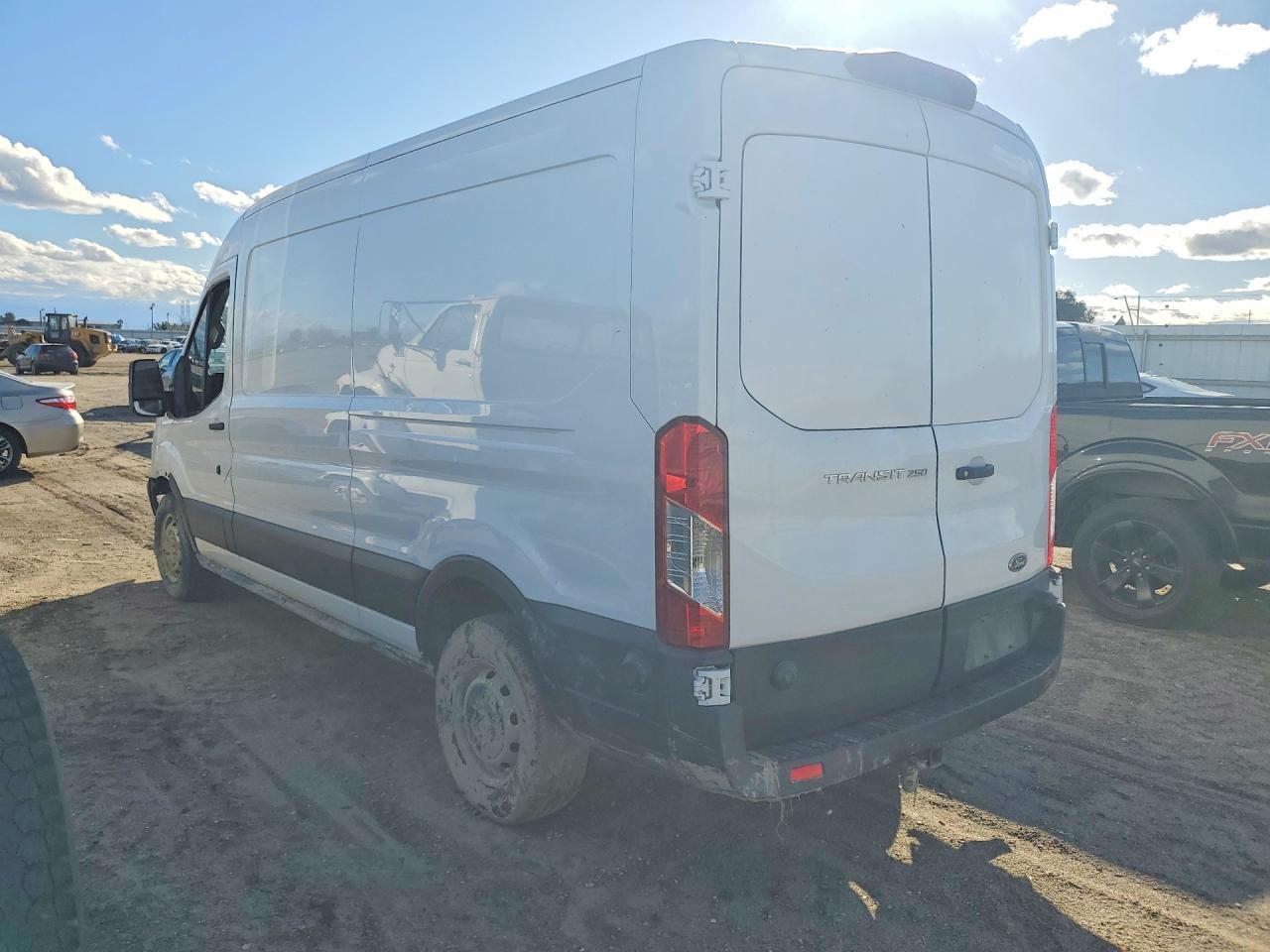 2020 Ford Transit 250 Delivery Van - Фото 2