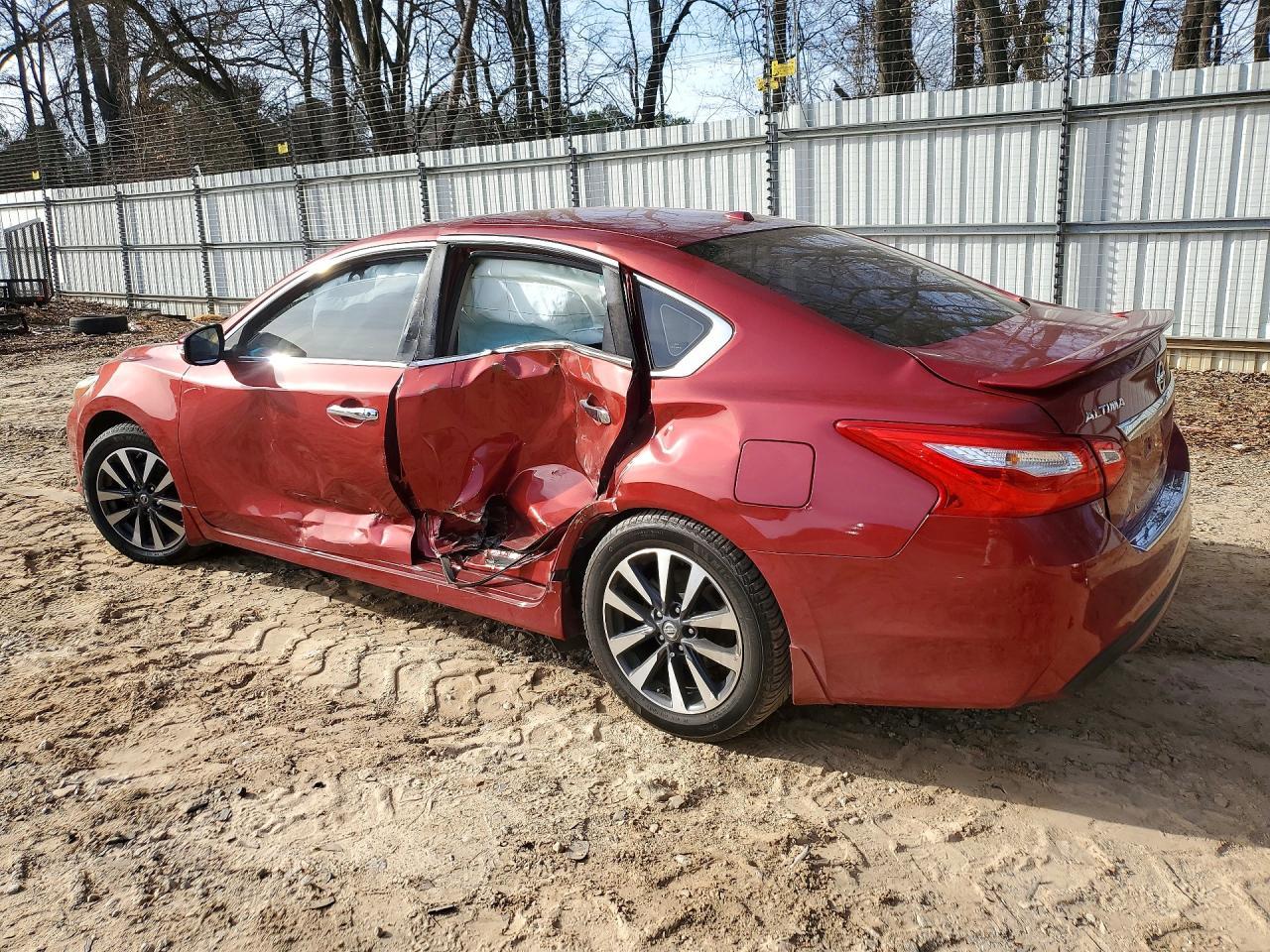 2016 Nissan Altima 2.5 - Image 2