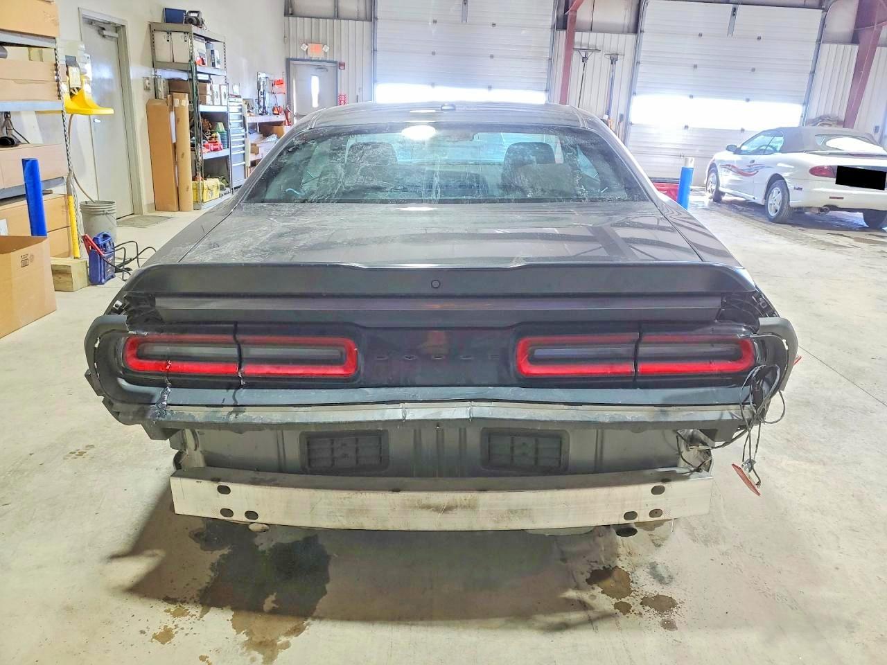2022 Dodge Challenger Sxt - Image 6