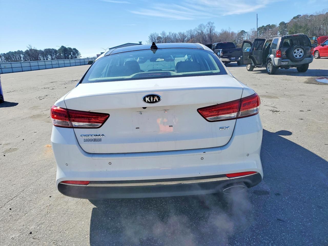 2016 Kia Optima Ex - Image 6