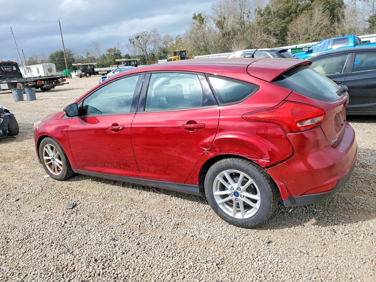 2017 Ford Focus Se - Image 2