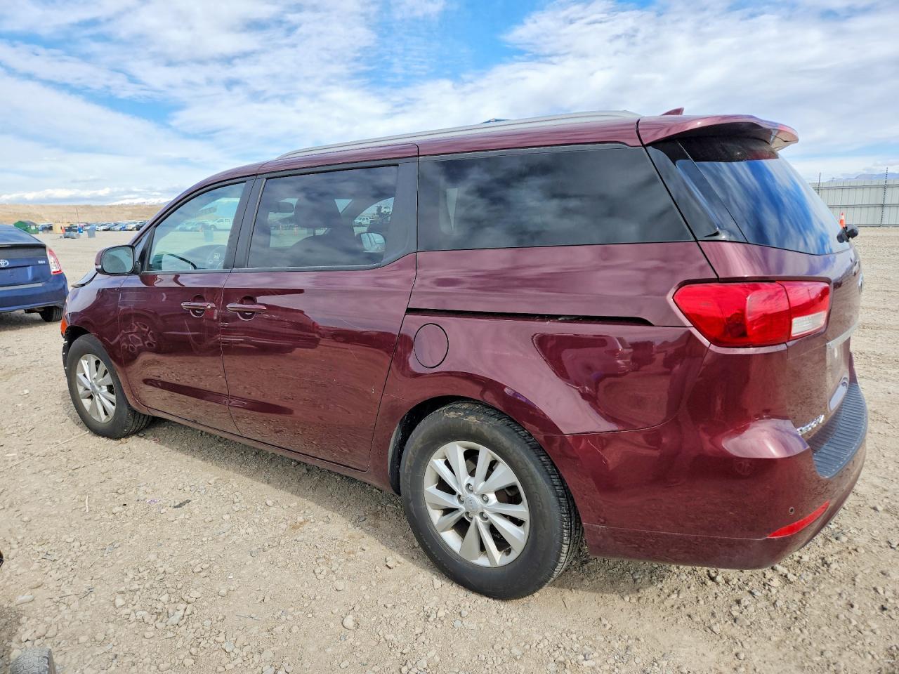 2016 Kia Sedona Lx - Image 2