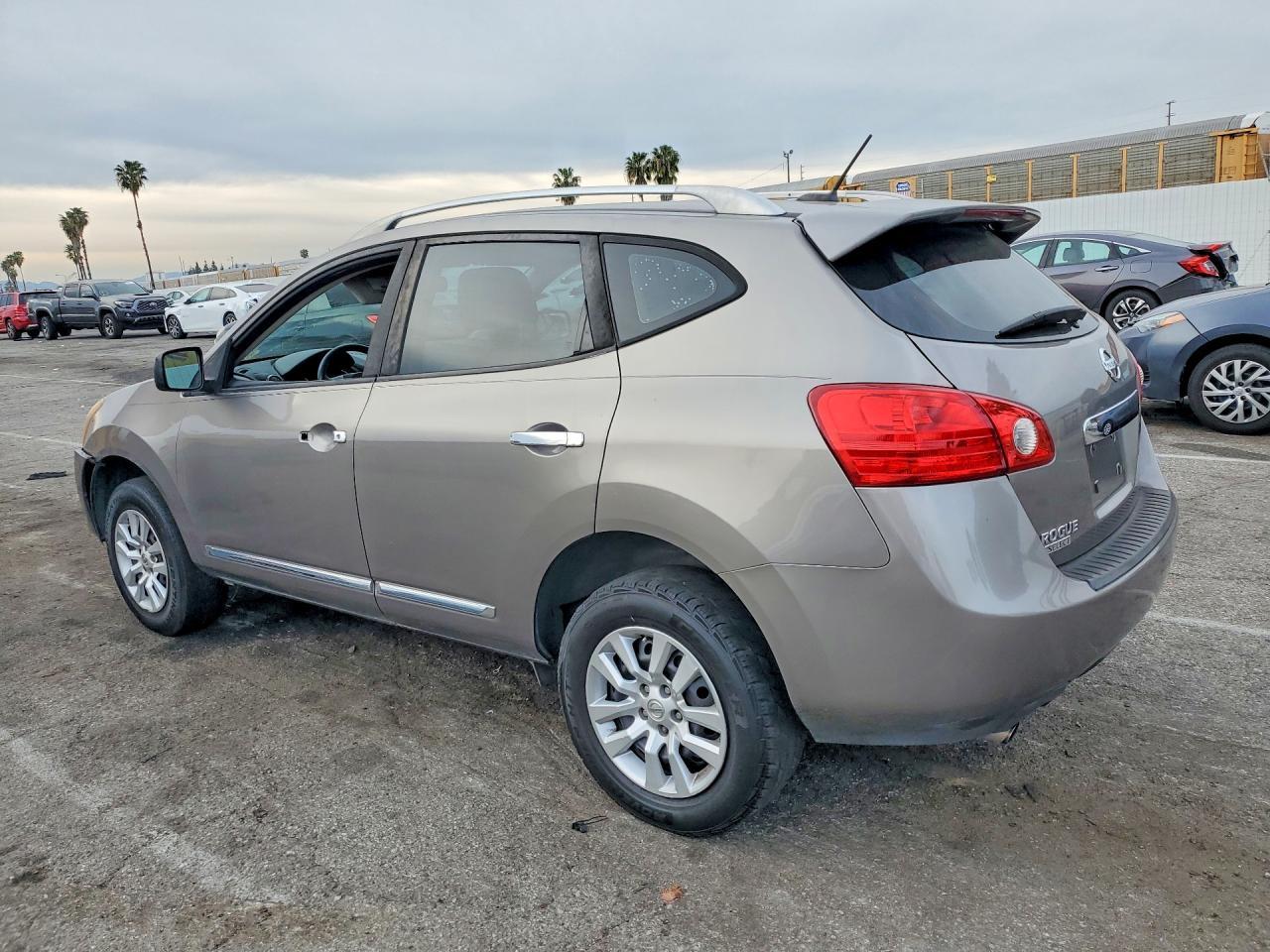 2015 Nissan Rogue Select S - Фото 2