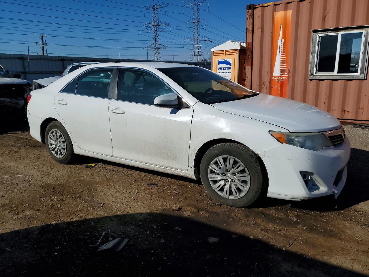 2013 Toyota Camry - Image 4
