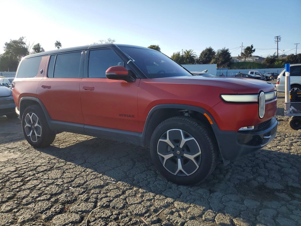 2024 Rivian R1S Adventure - Фото 4