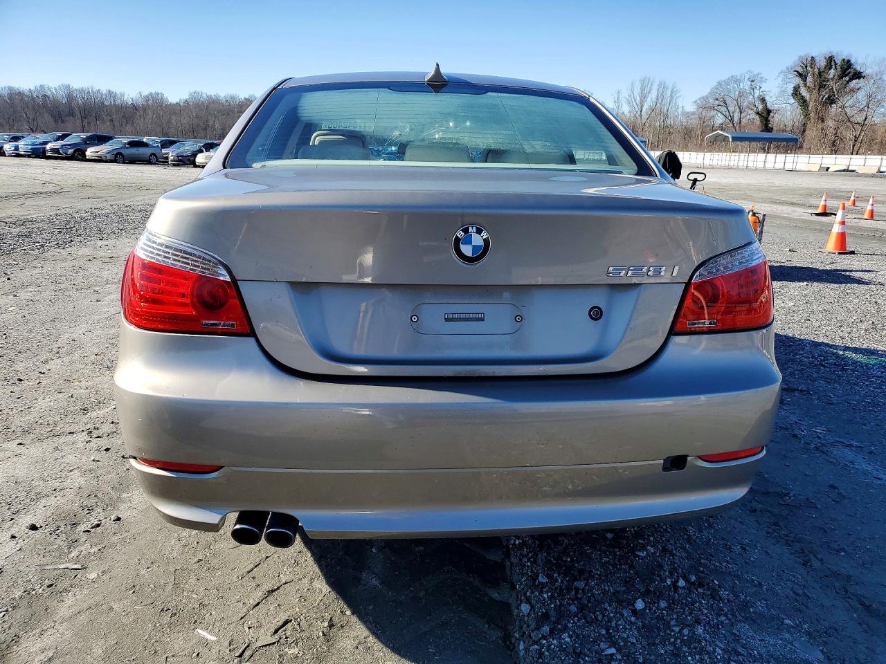 2010 BMW 528 I - Фото 6