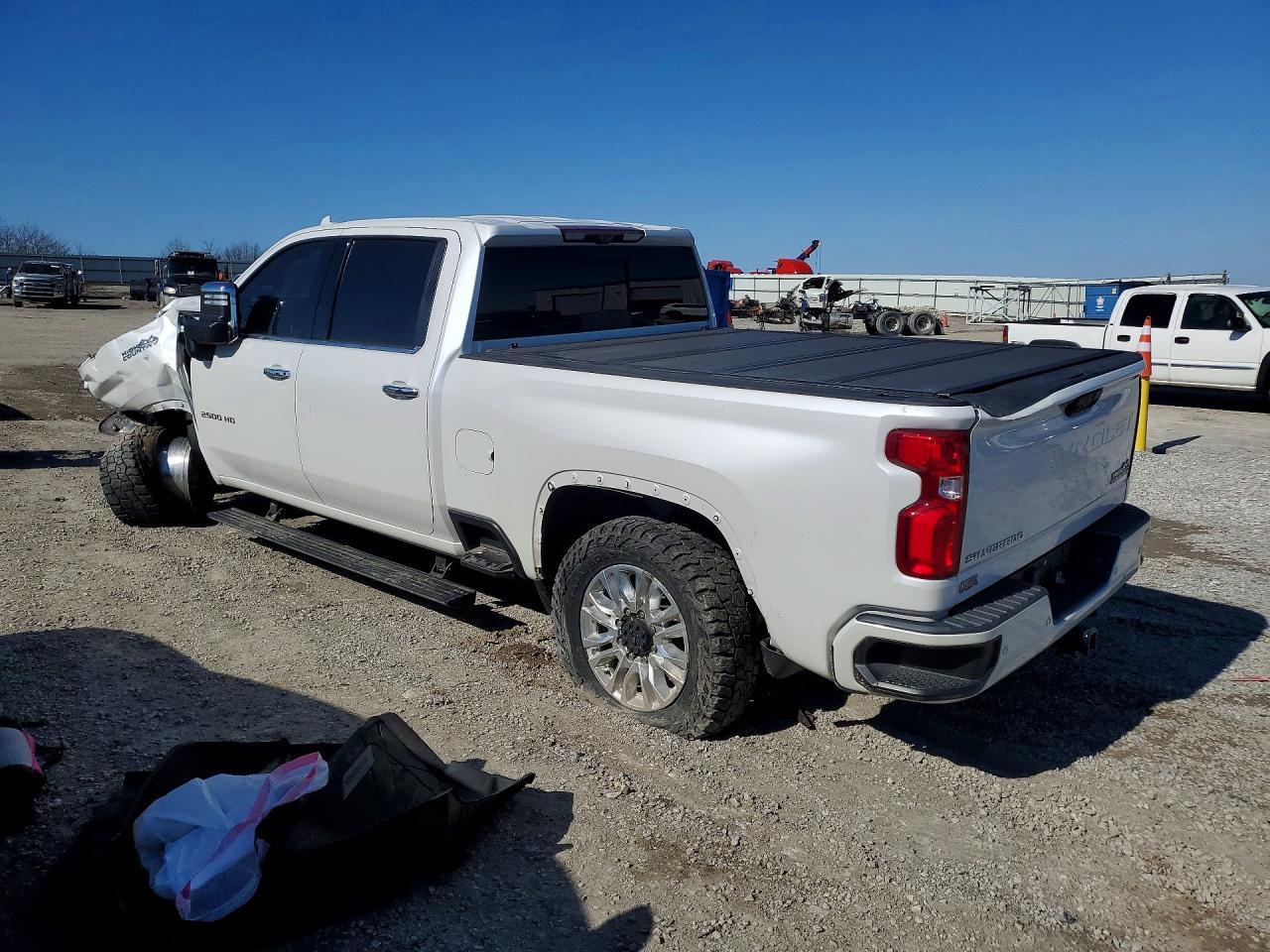 2021 Chevrolet Silverado K2500 High Country - Фото 2