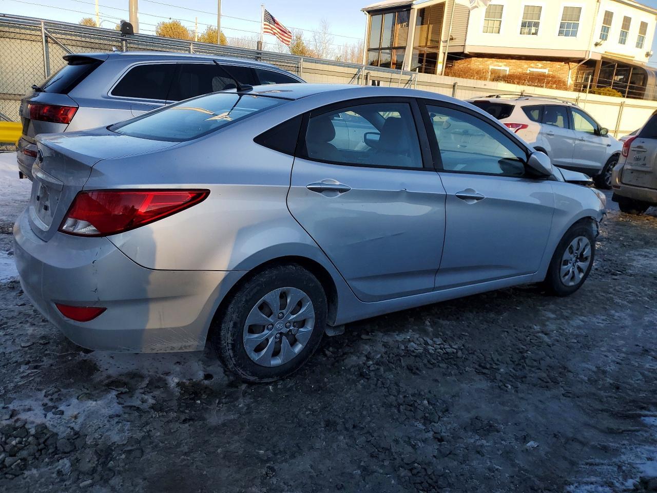 2017 Hyundai Accent Se - Фото 3