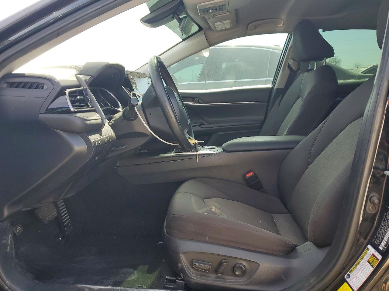 2022 Toyota Camry Le - Фото 7
