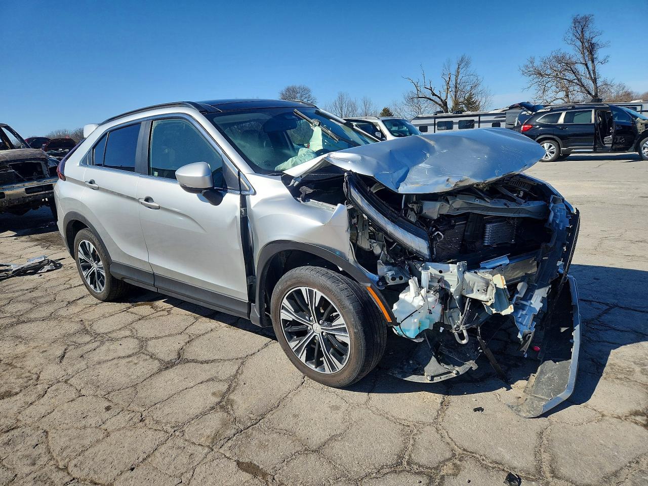 2022 Mitsubishi Eclipse Cross Se - Фото 4