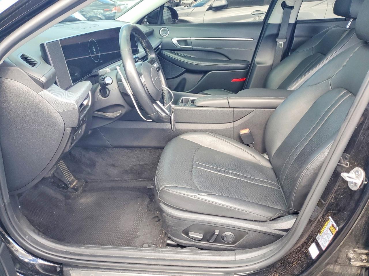 2025 Hyundai Sonata - Image 7